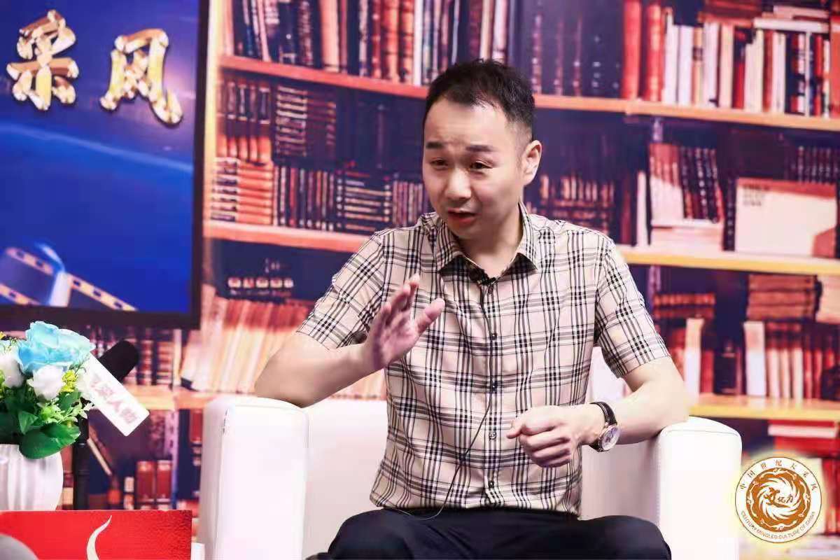 谢朝杰应邀出席中国世纪大采风二十一周年庆典人物表彰大会(图12) 谢朝杰应邀出席中国世纪大采风二十一周年庆典人物表彰大会(图12)
