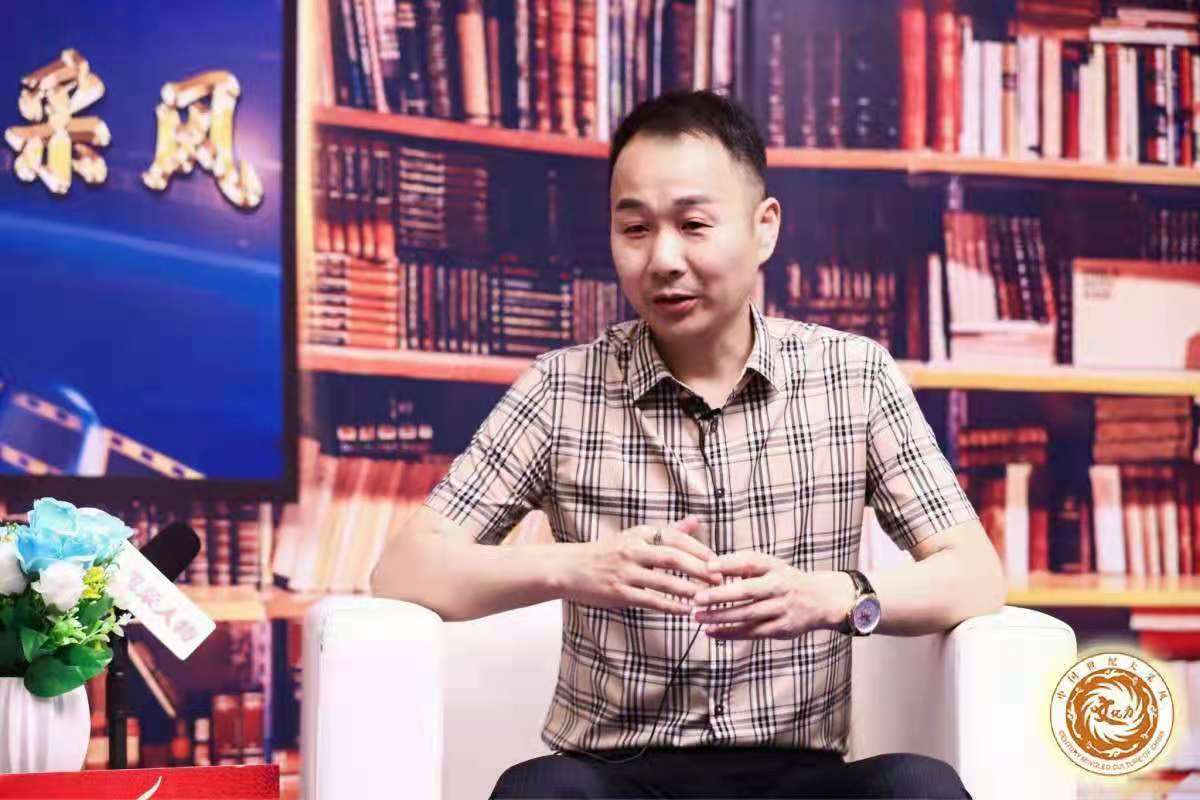谢朝杰应邀出席中国世纪大采风二十一周年庆典人物表彰大会(图13) 谢朝杰应邀出席中国世纪大采风二十一周年庆典人物表彰大会(图13)